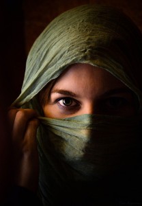 vrouw met sjaal_PX Free Photo_CristiYor_CC0 Public Domain